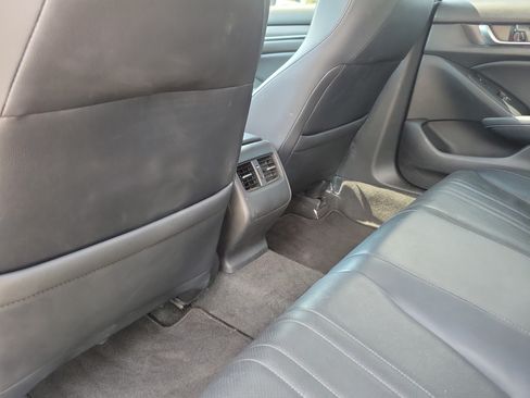 Used 2018 Honda Accord Touring image 13