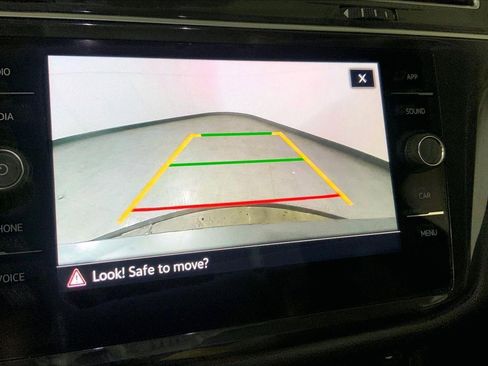 Used 2024 Volkswagen Tiguan SE FWD image 21