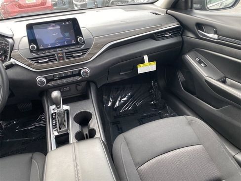 New 2025 Nissan Altima 2.5 SV image 16