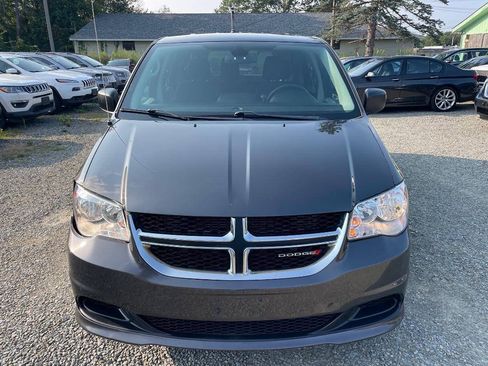Used 2019 Dodge Grand Caravan SE FWD image 2