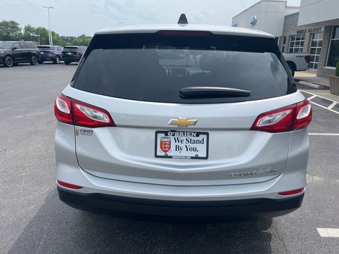 Used 2020 Chevrolet Equinox LS w/ LS Convenience Package image 4