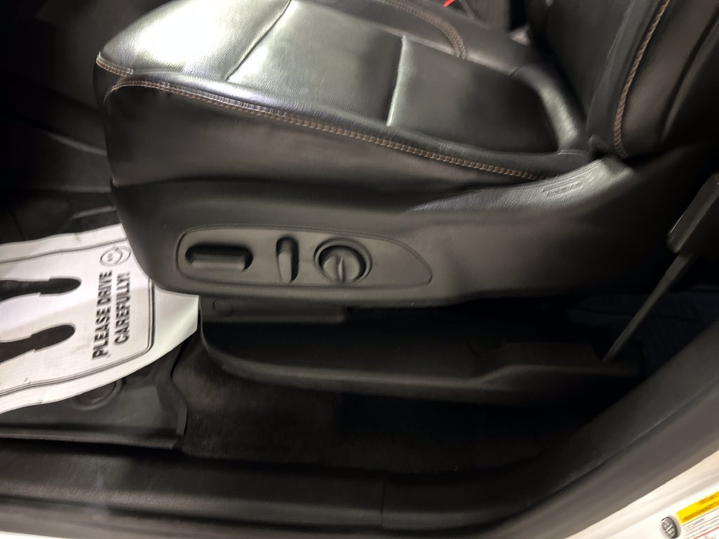 Used 2019 Chevrolet Traverse Premier w/ Redline Edition AWD/4WD image 13