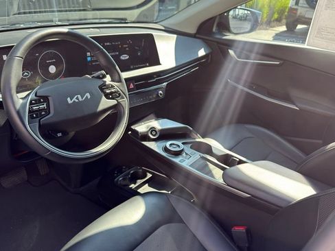 Used 2022 Kia EV6 Light RWD image 9