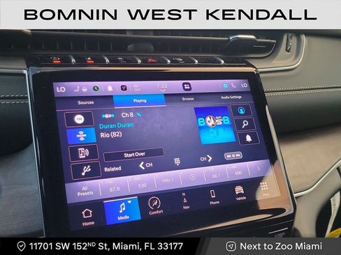 Used 2025 Jeep Grand Cherokee Limited w/ Black Appearance Package image 19