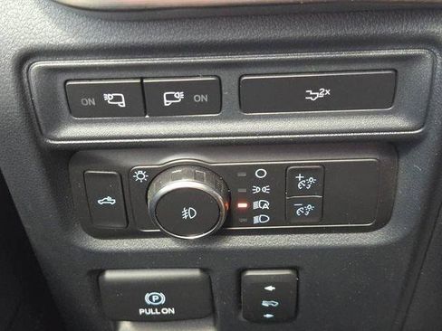 Used 2022 Ford F150 Lariat RWD image 28