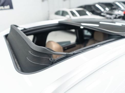 Used 2024 Porsche Macan S AWD/4WD image 44