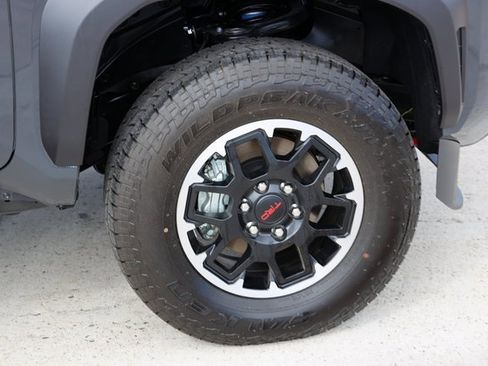 New 2025 Toyota Tacoma TRD Off-Road image 9