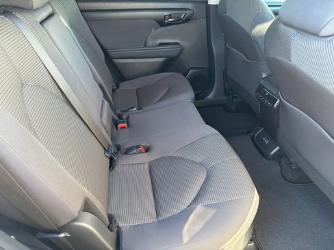 Certified 2025 Toyota Highlander LE image 16