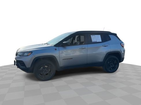 Used 2024 Jeep Compass Trailhawk image 4