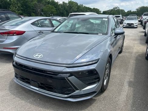 Used 2026 Hyundai Sonata SE FWD image 1