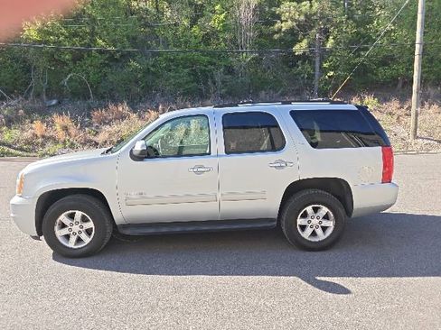 Used 2012 GMC Yukon SLT w/ SLT-2 Equipment Package image 5