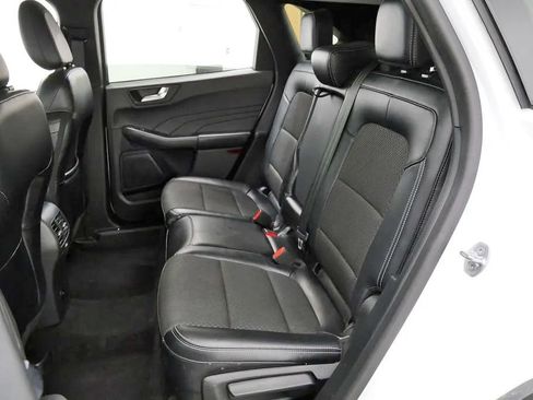 Used 2023 Ford Escape SE FWD image 18