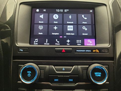 Used 2017 Ford Explorer XLT FWD image 25