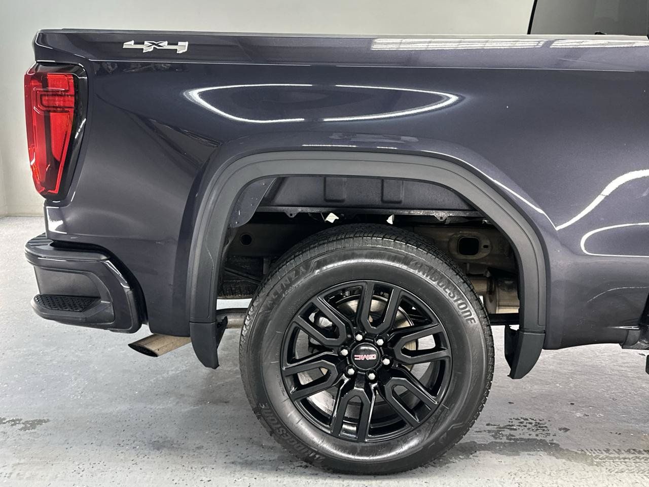 Used 2024 GMC Sierra 1500 Elevation AWD/4WD image 11