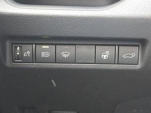 Used 2022 Toyota RAV4 XLE Premium image 16