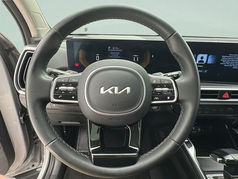 Used 2024 Kia Sorento S w/ Panoramic Sunroof Package AWD/4WD image 16