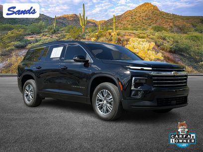 Used 2025 Chevrolet Traverse LT w/ Driver Confidence Package