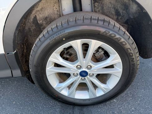 Used 2018 Ford Escape SEL AWD/4WD image 5