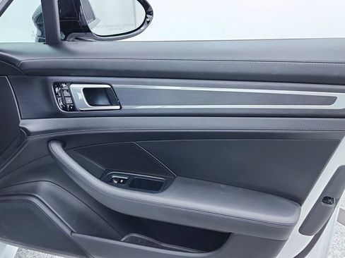 Used 2019 Porsche Panamera Turbo image 22