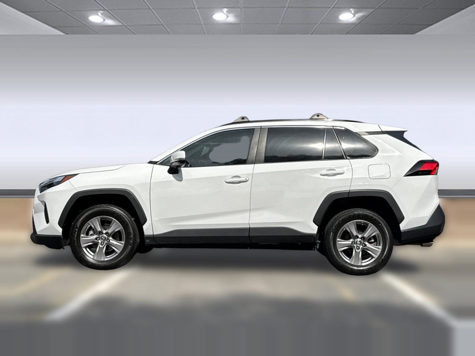Used 2023 Toyota RAV4 XLE w/ Convenience Package FWD image 2