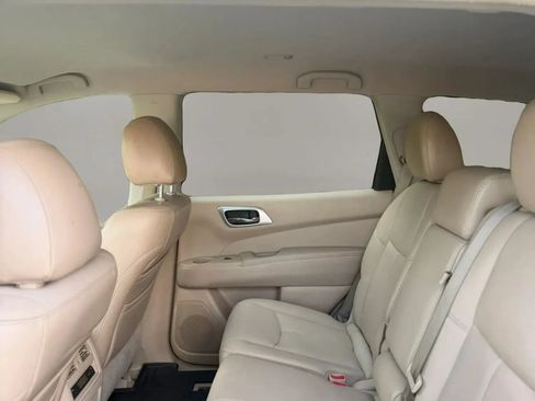 Used 2013 Nissan Pathfinder SL w/ Trailer Tow Pkg FWD image 11