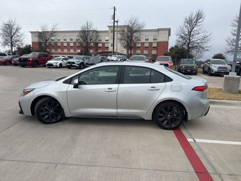 Used 2025 Toyota Corolla SE image 6