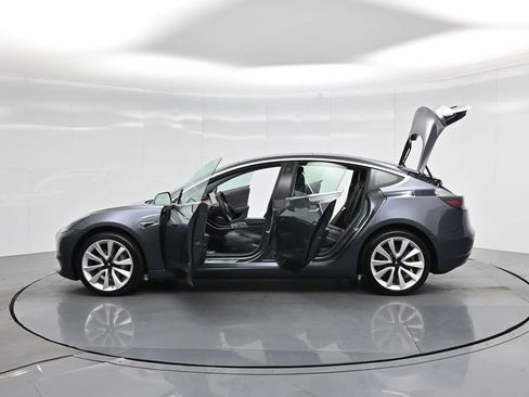 Used 2019 Tesla Model 3 Standard Range Plus image 32