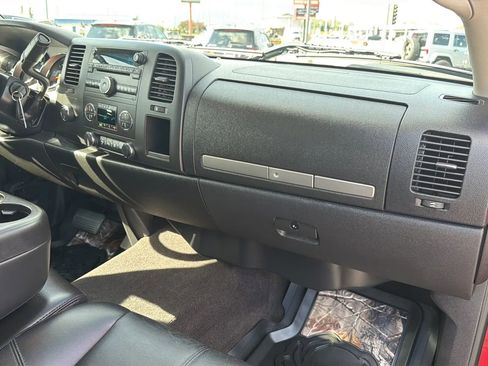 Used 2011 Chevrolet Silverado 2500 LT w/ Interior Plus Package AWD/4WD image 87