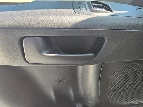 Used 2025 RAM ProMaster 2500 w/ U-Haul Equipment Group FWD image 30