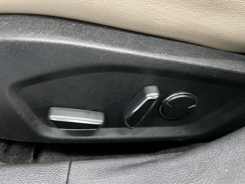 Used 2018 Ford Fusion Titanium image 9