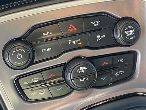 Used 2021 Dodge Challenger SXT w/ Plus Package image 27