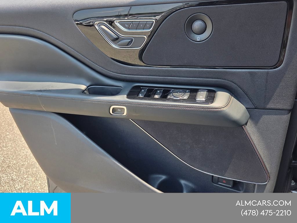 Used 2025 Lincoln Aviator Reserve AWD/4WD image 29