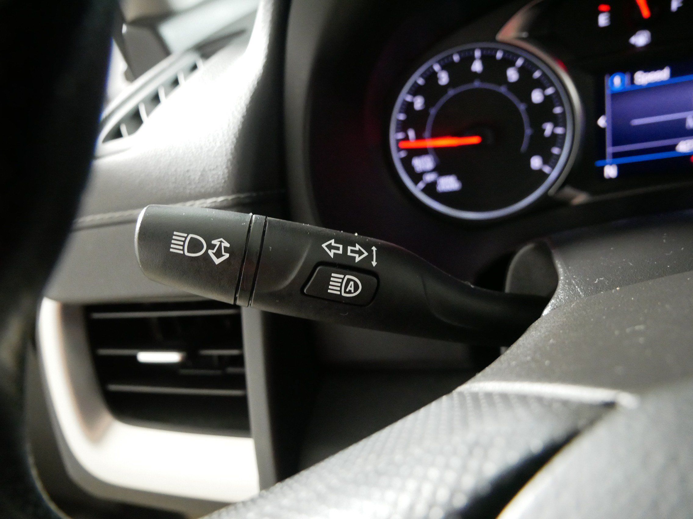 Used 2023 GMC Terrain SLE w/ Driver Convenience Package AWD/4WD image 32