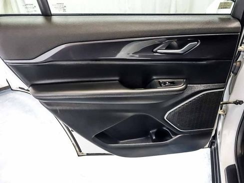 Used 2021 Jeep Grand Cherokee L Laredo AWD/4WD image 27