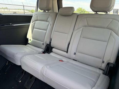 New 2026 Lincoln Navigator L Premier AWD/4WD image 19