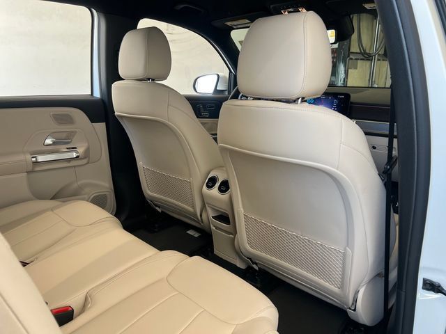 Used 2025 Mercedes-Benz EQB 300 4MATIC image 52