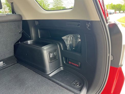 Used 2021 Toyota 4Runner SR5 RWD image 37