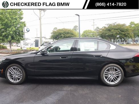 Certified 2024 BMW 530i xDrive w/ Premium Package image 13