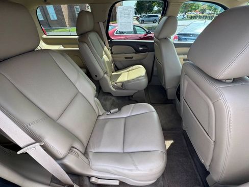 Used 2011 Chevrolet Tahoe LTZ AWD/4WD image 18