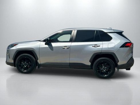 Used 2022 Toyota RAV4 LE FWD image 8