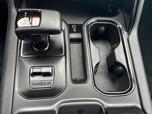 Used 2025 GMC Sierra 1500 AT4 image 31