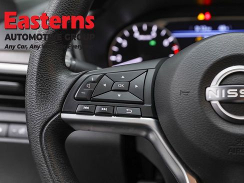 Used 2024 Nissan Altima 2.5 SV image 15