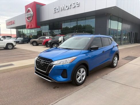 Used 2025 Nissan Kicks Play S FWD image 1