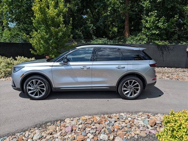 Used 2023 Lincoln Corsair AWD w/ Equipment Group 101A image 2