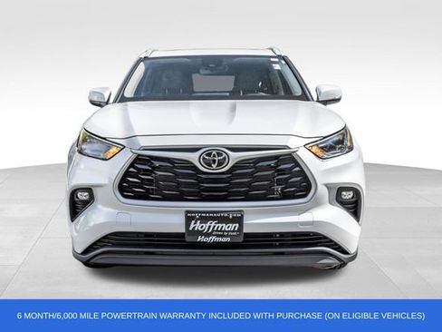 Used 2023 Toyota Highlander XLE AWD/4WD image 2