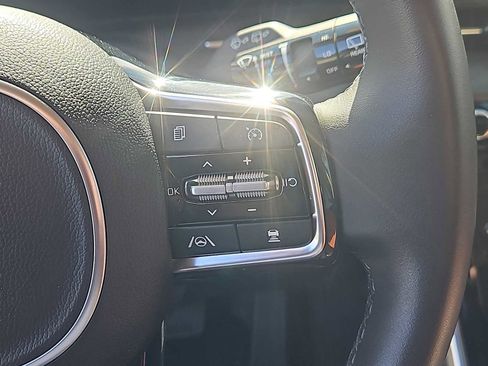 Used 2024 Kia Carnival SX image 26