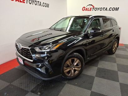 Used 2023 Toyota Highlander Bronze Edition