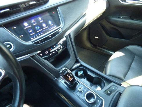 Used 2020 Cadillac XT5 Premium Luxury image 15
