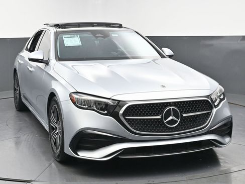 Used 2024 Mercedes-Benz E 350 4MATIC Sedan w/ Leather Package image 5