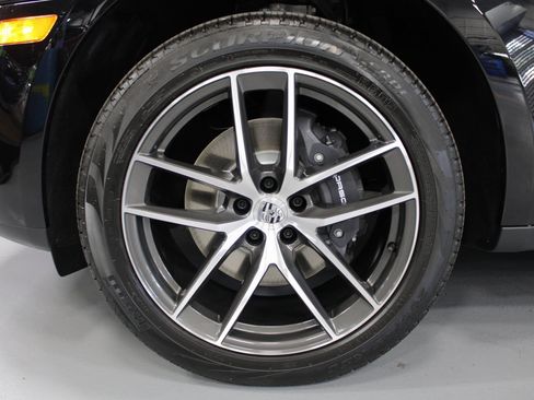 New 2026 Porsche Macan image 11